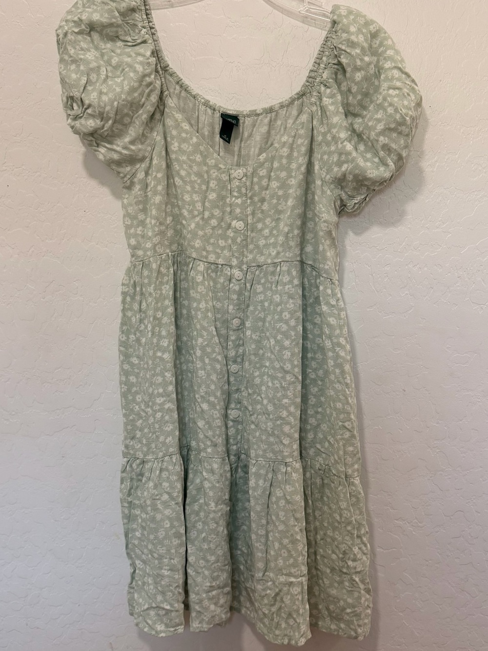 Wild fable green floral Puff sleeve Women’s medium button front feminine cottage